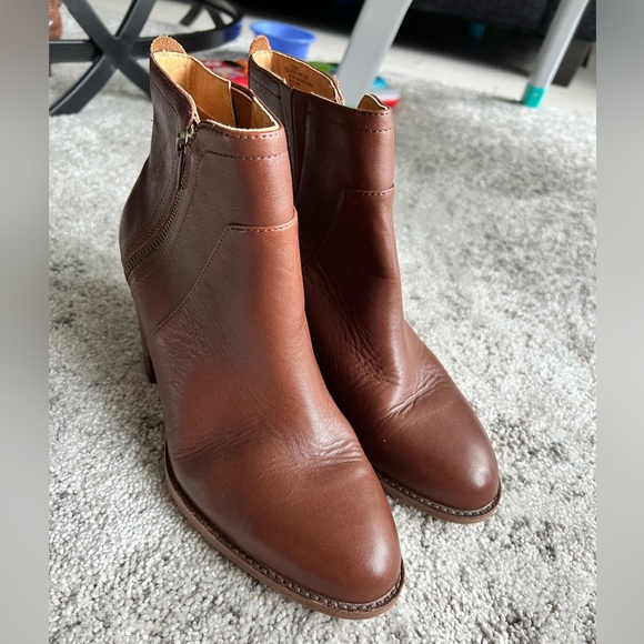 Ankle boots in brown - Picture 2 of 8